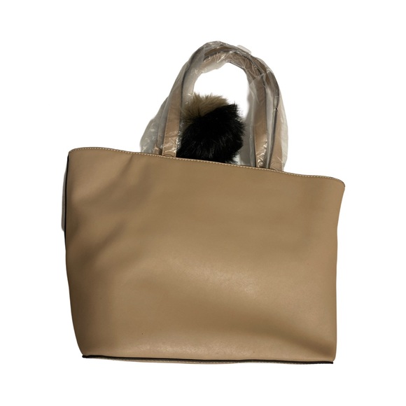 NWT Genuine Guess handbag with matching wallet and puff accessory - Picture 3 of 13